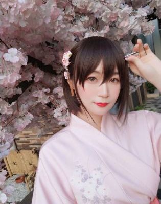 爱上女主播故事免费观看