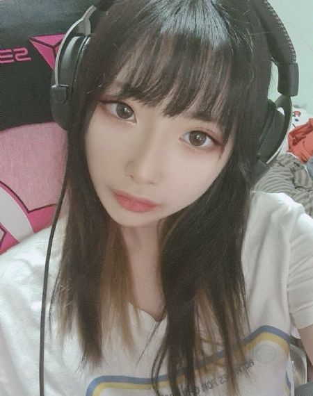 年轻的妈妈bd
