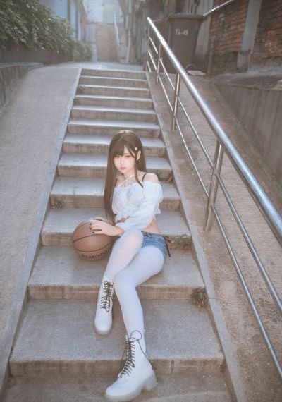 一边下奶一次敷面膜视频