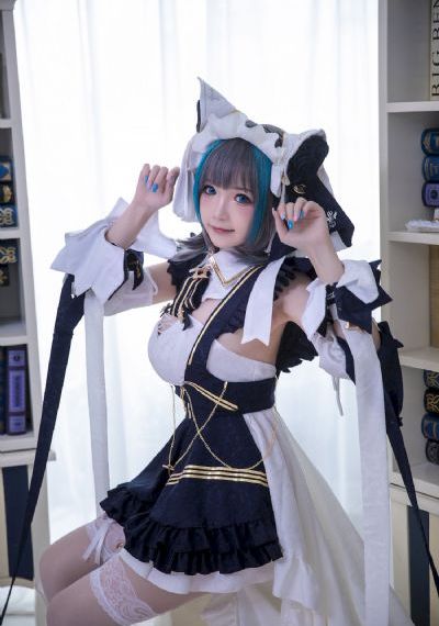 穿制服的女孩