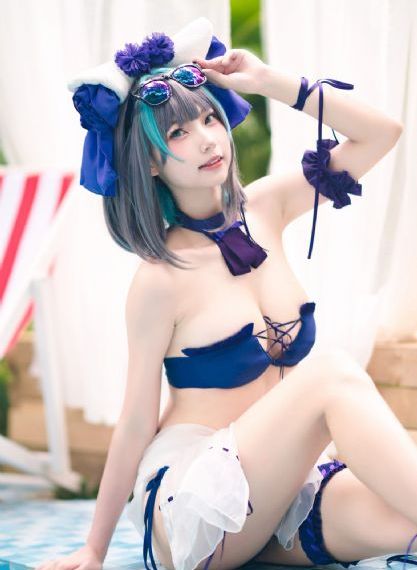 脱衣女郎