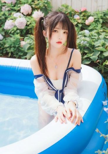 秋山祥子