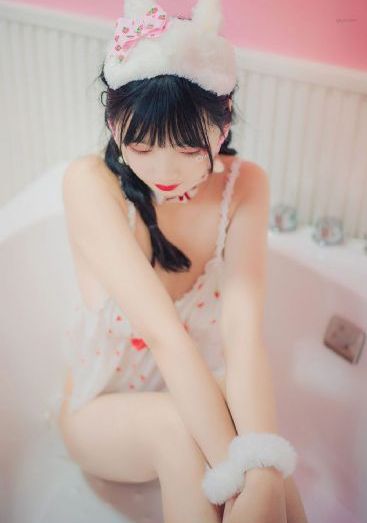 绝美剑仙张开玉腿呻吟小说